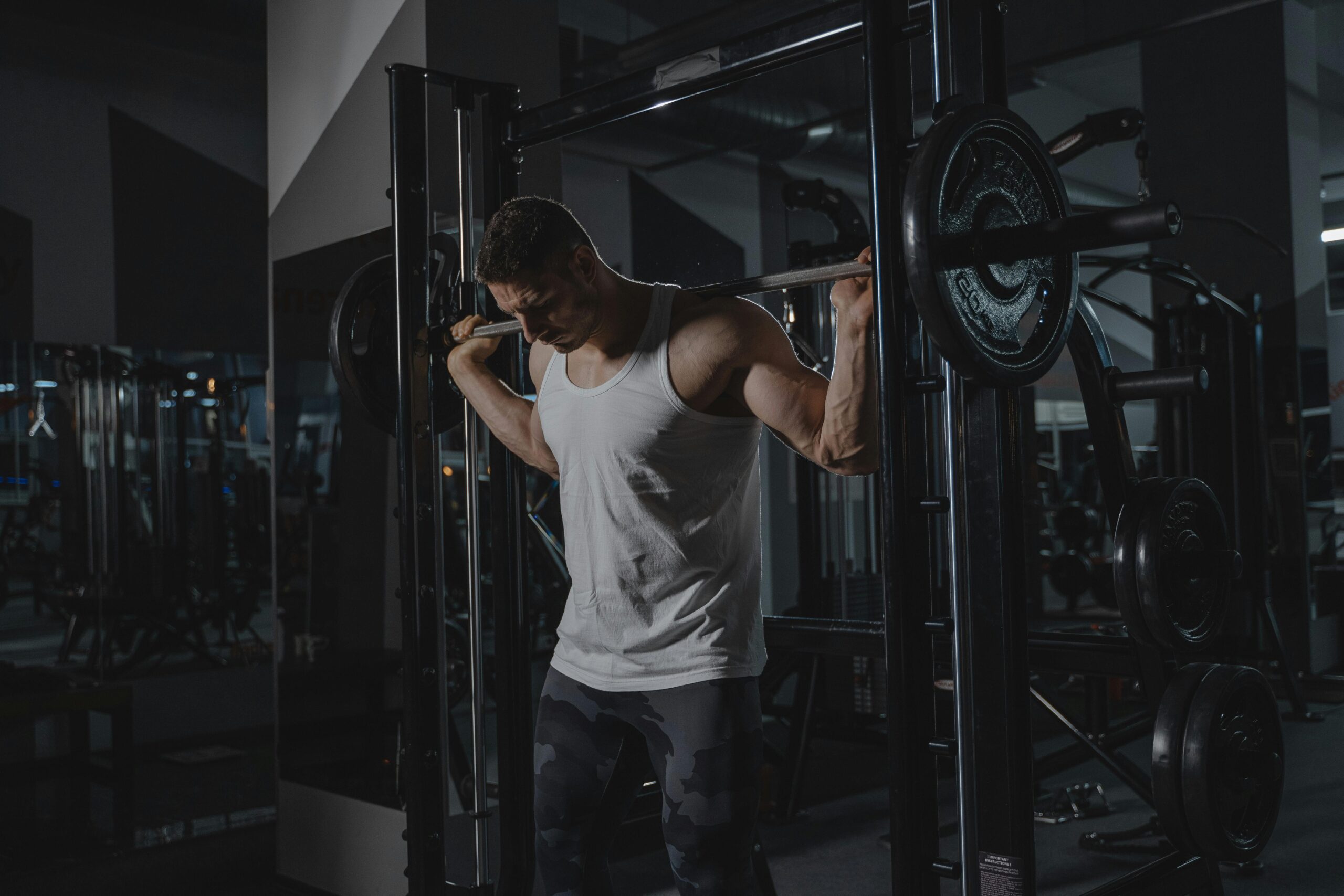 knee pain during squats in gym workout